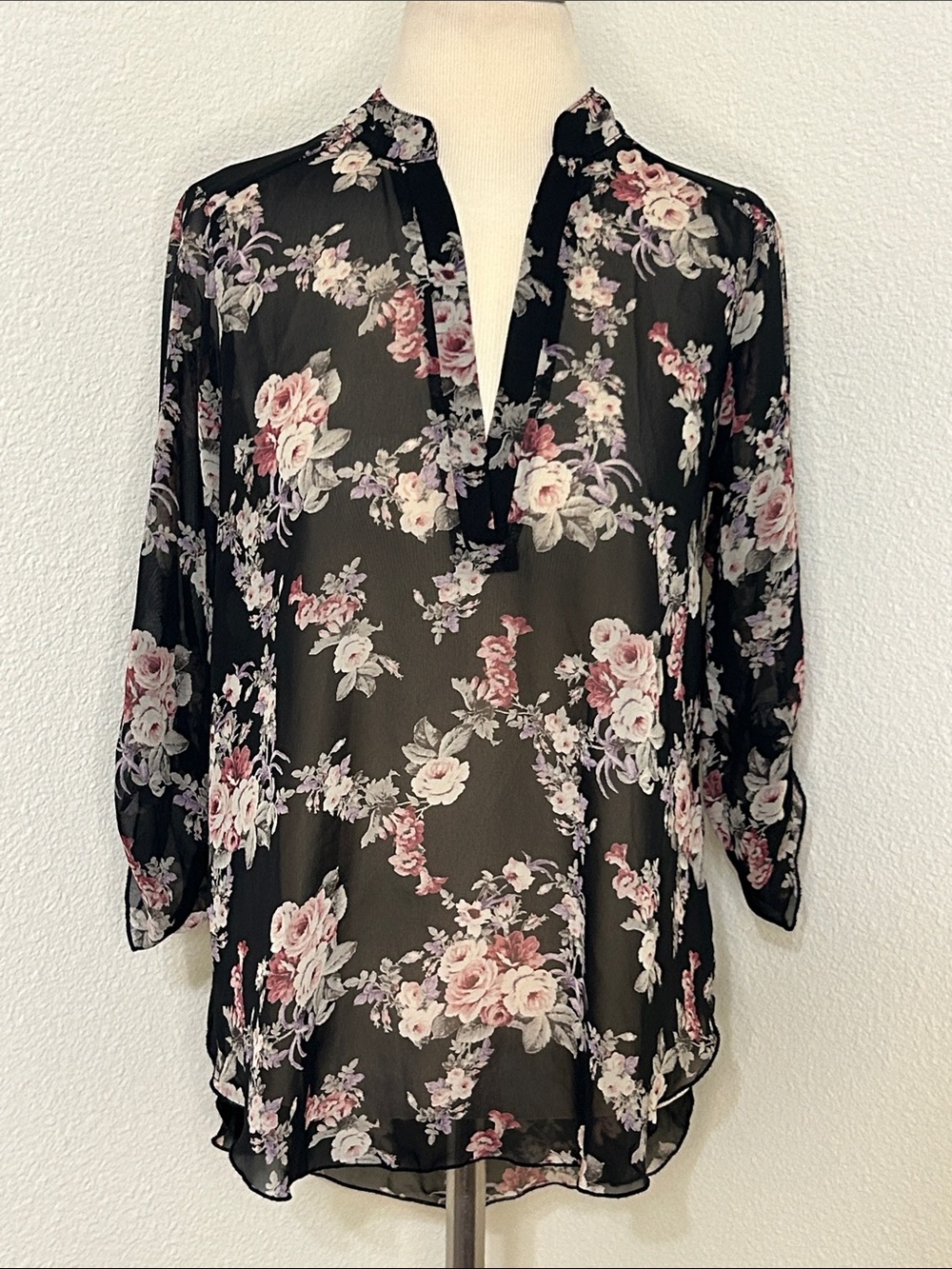 Black Floral Semi Sheer Lovely Day Top app size M 8 see measurements 3/4 sleeve